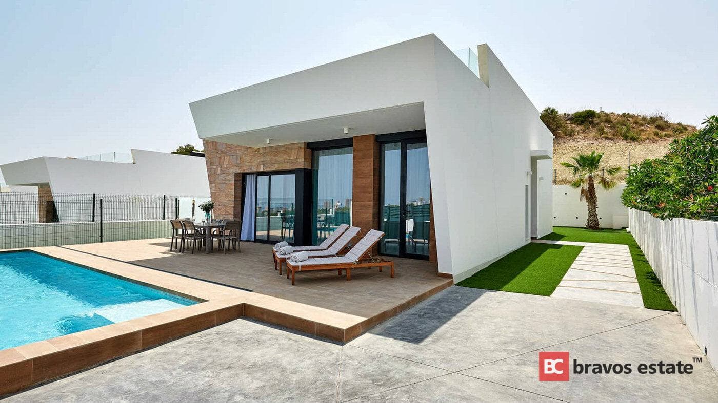 Spacious 5-Bedroom Villa in Finestrat 1