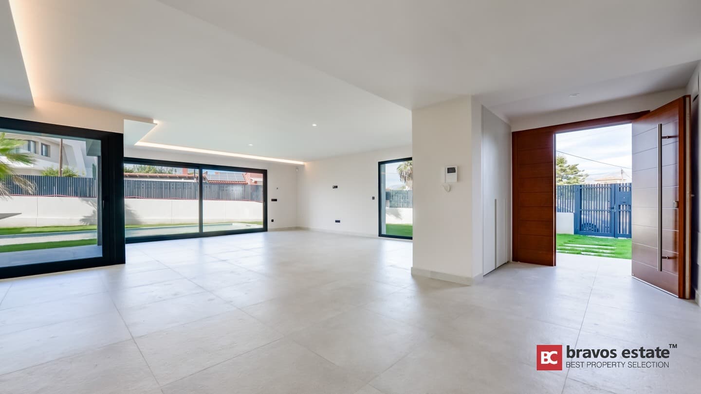 Spacious 4-Bedroom Villa in Alfaz del Pi - 5