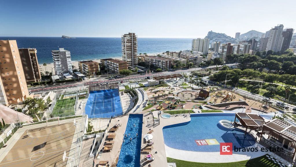 Seafront 2-Bedroom Apartment in Benidorm - 3