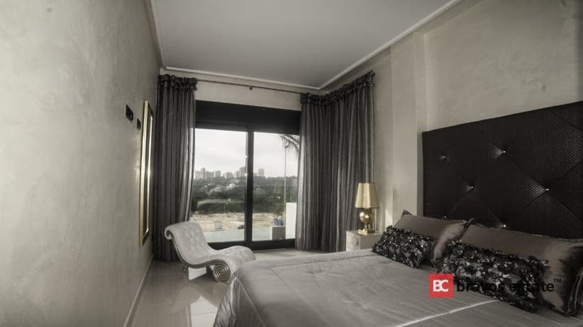 Beachside 3-Bedroom Villa in Campoamor - 5