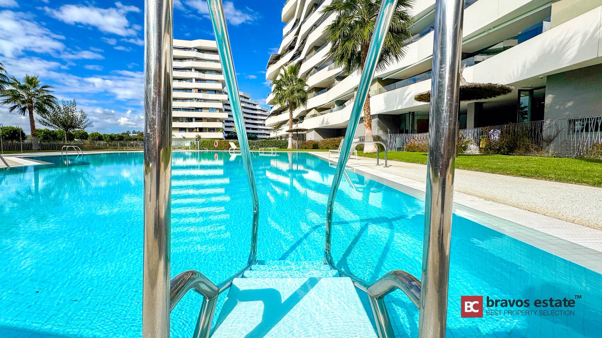 Beachside 3-Bedroom Apartment in Playa de San Juan - 3