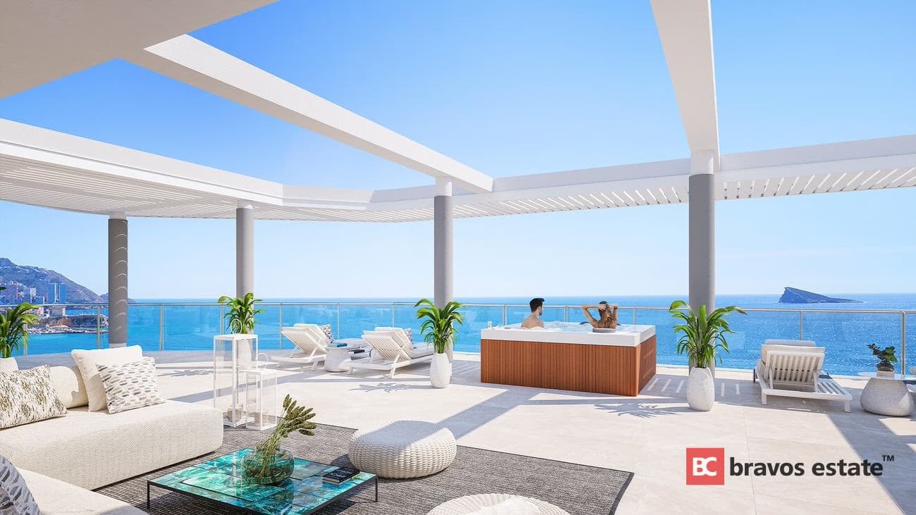 Seafront 4-Bedroom Apartment in Benidorm - 1