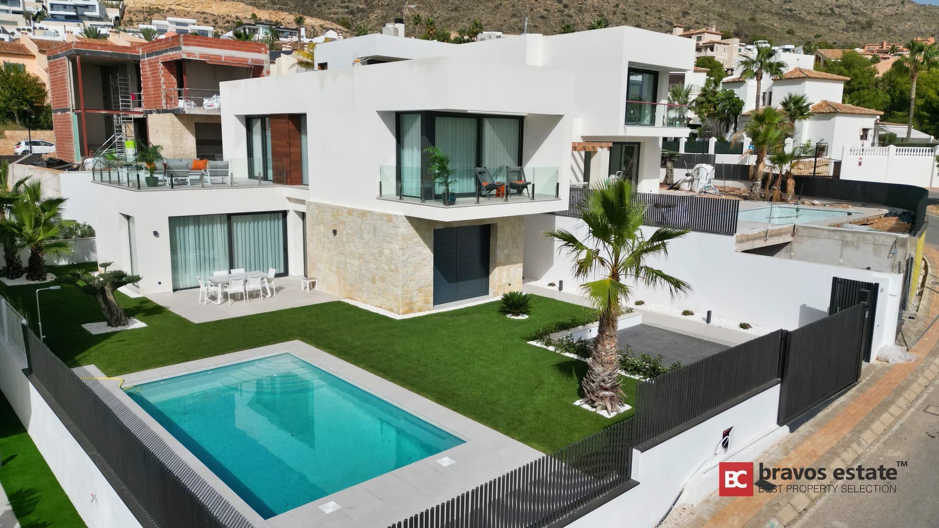 Nieuwbouw villa met 3 slaapkamers in Finestrat 1