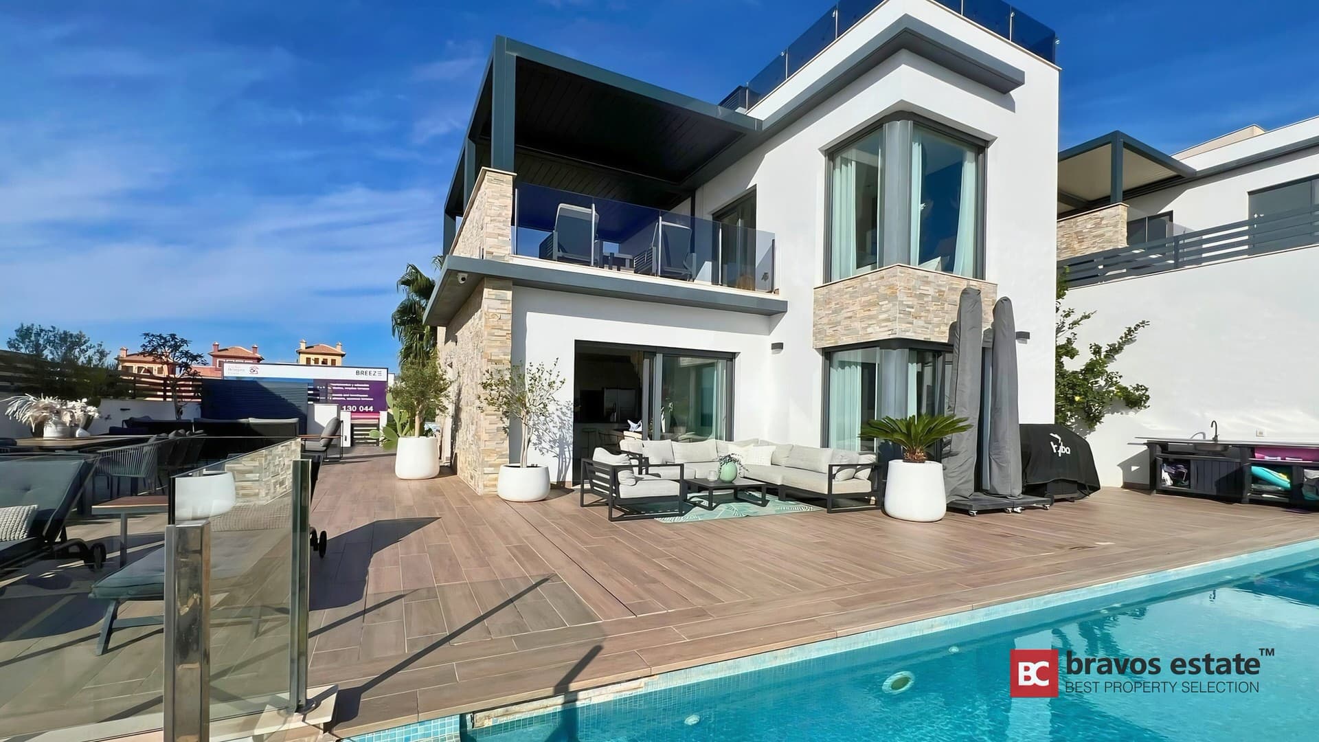 Spacious 5-Bedroom Villa in Finestrat - 3