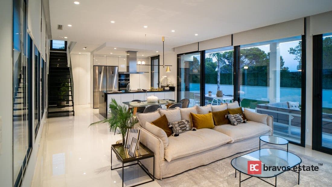 Spacious 3-Bedroom Villa in Finestrat - 3