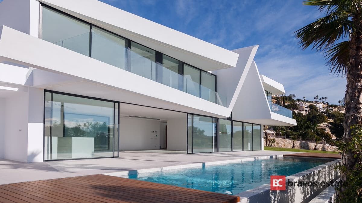 Luxury 4-Bedroom Villa in Moraira - 1