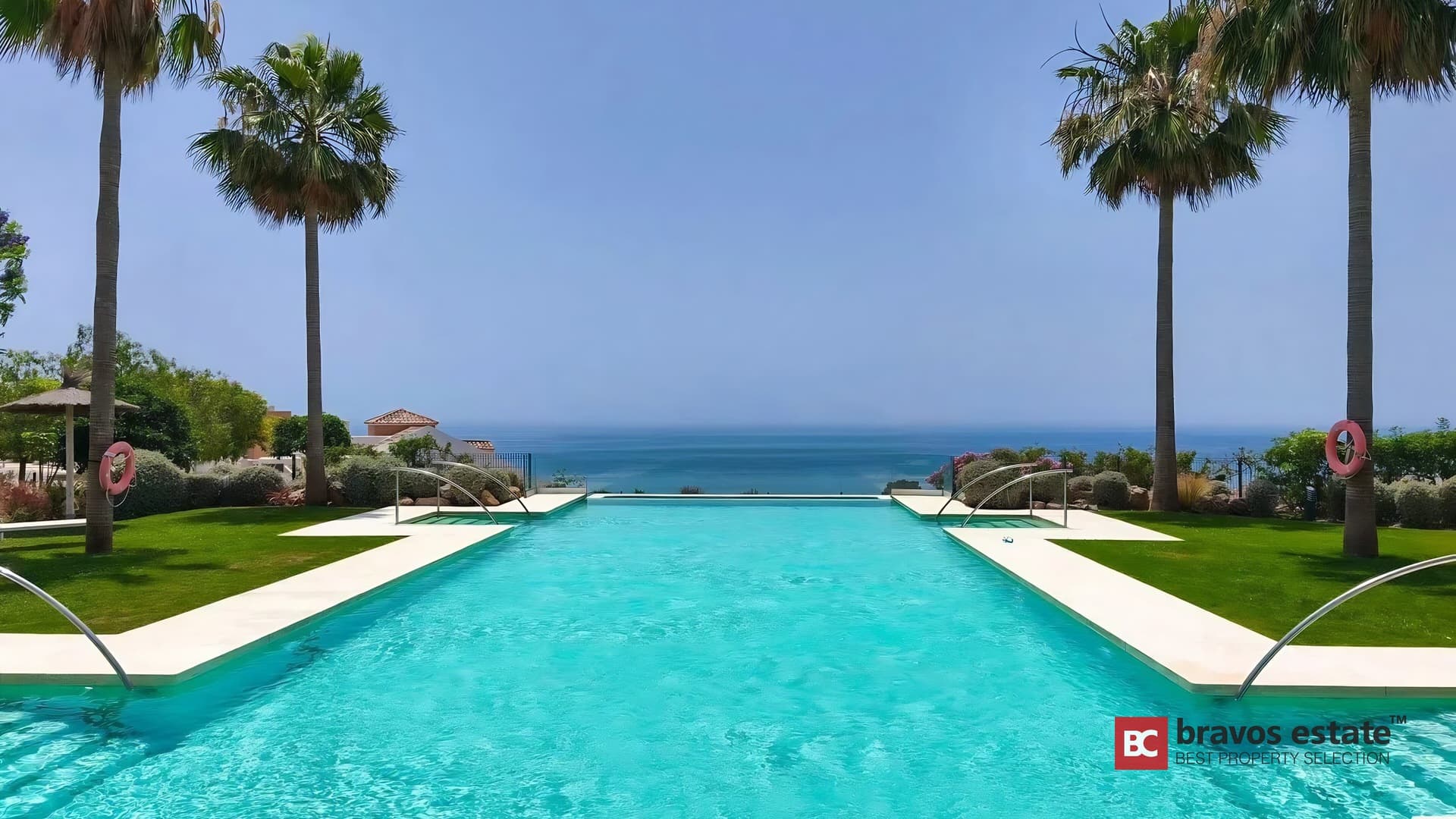 Spacious 4-Bedroom Villa in Marbella - 2