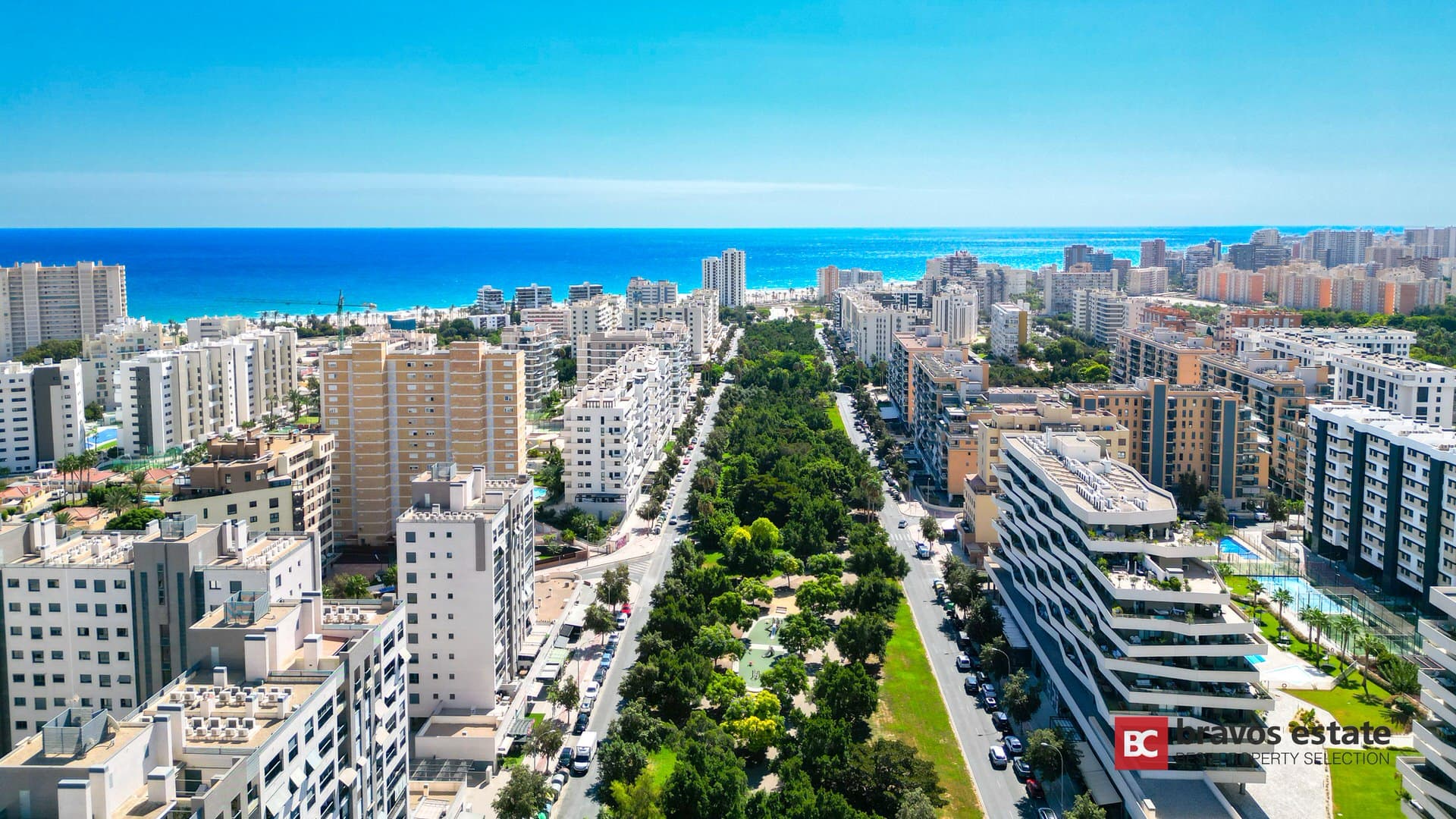 Beachside 3-Bedroom Apartment in Playa de San Juan 1