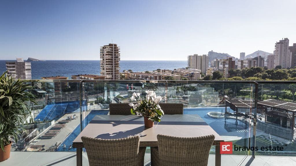Seafront 2-Bedroom Apartment in Benidorm - 2