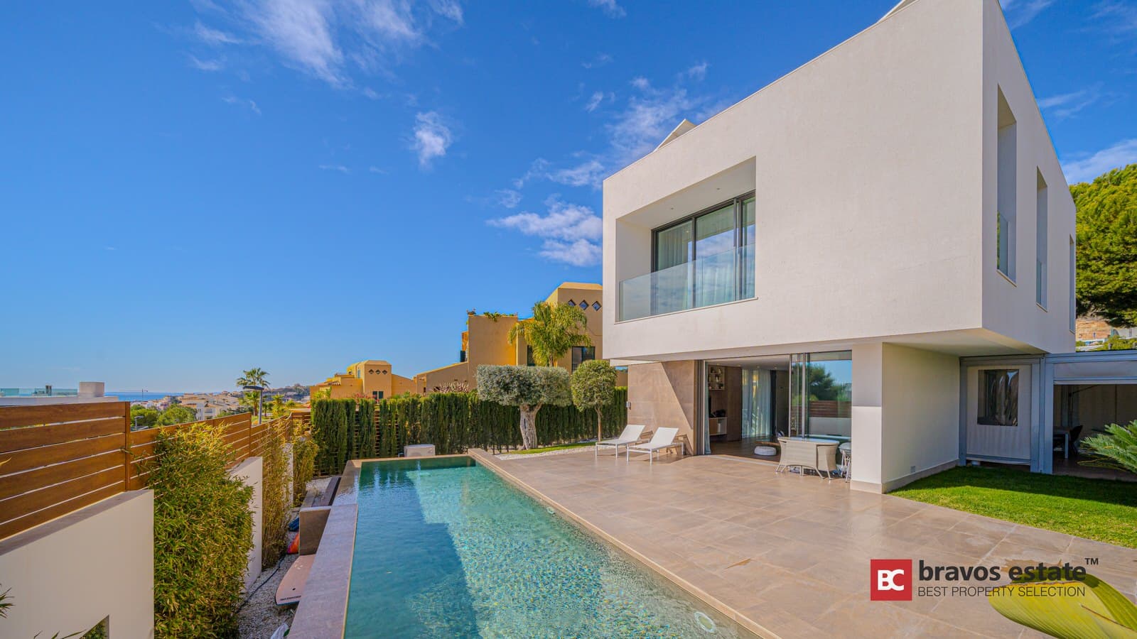 Spacious 6-Bedroom Villa in Finestrat 1