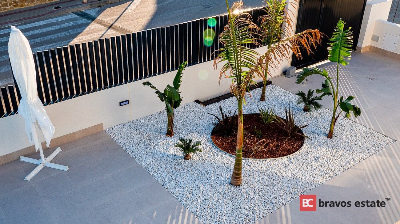 Villa de Obra Nueva de 5 Dormitorios en Torrevieja - 4