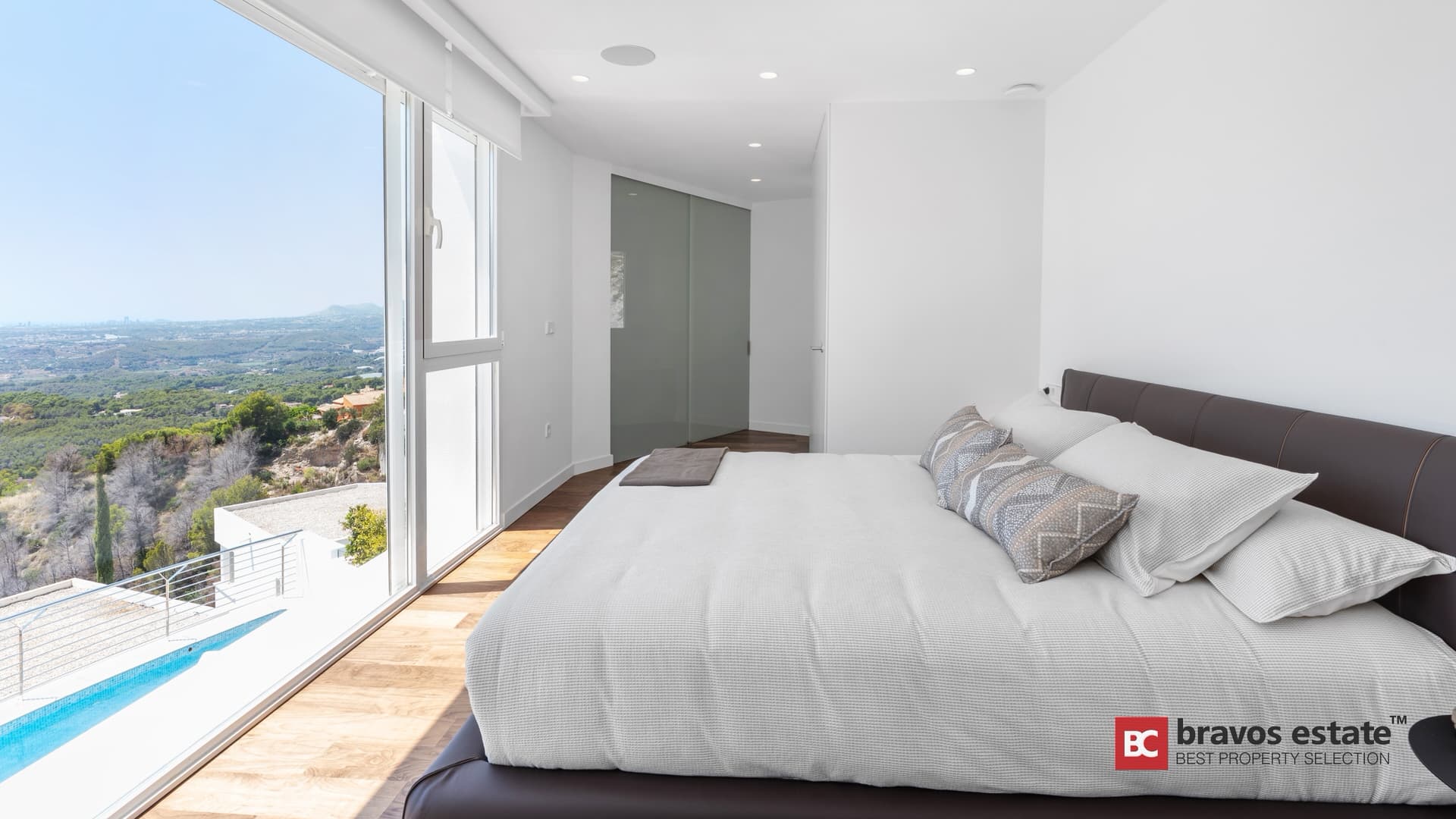 Luxury 4-Bedroom Villa in Altea - 4