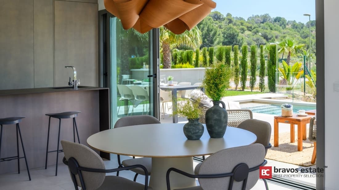 Spacious 3-Bedroom Villa in Las Colinas - 5