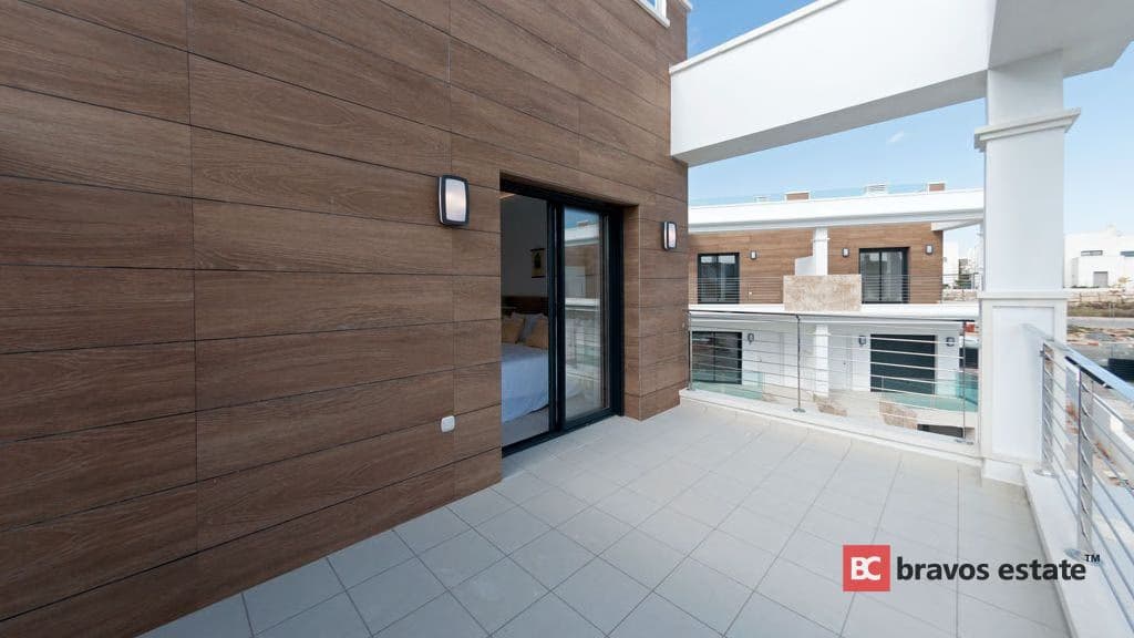 Bungalow Espacioso de 3 Dormitorios en Ciudad Quesada - 1