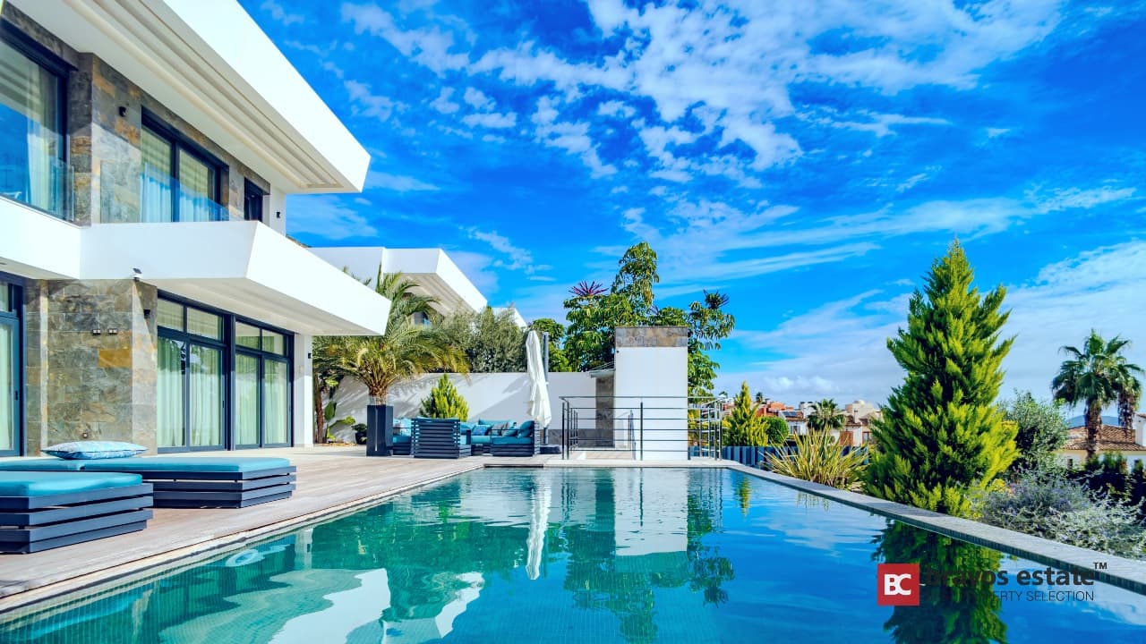 Luxury 5-Bedroom Villa in Finestrat 1