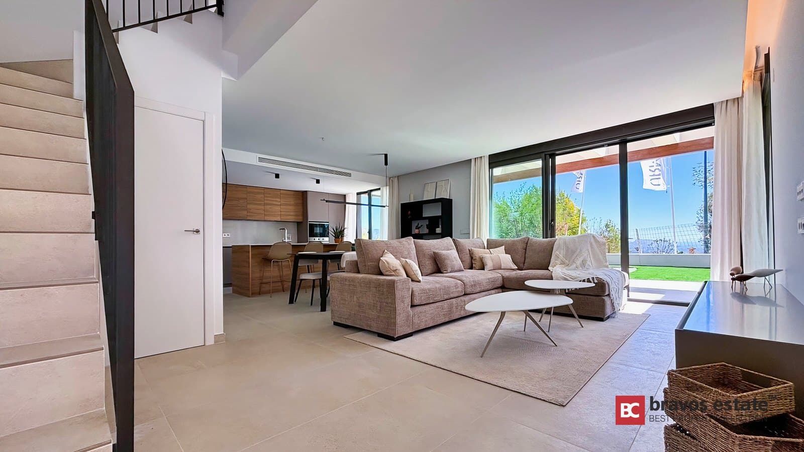 Spacious 3-Bedroom Apartment in Polop - 2