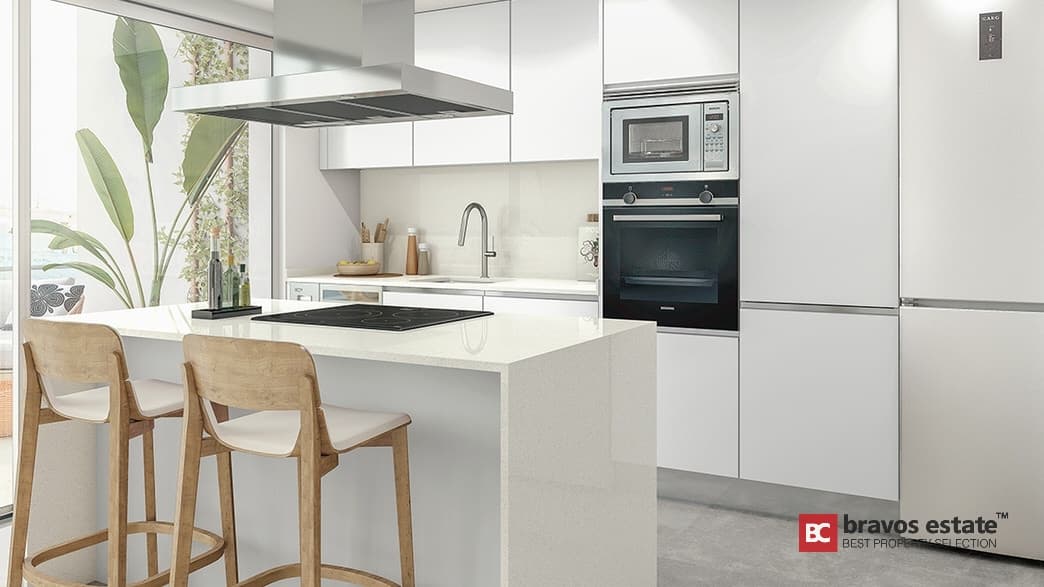 Beachside 4-Bedroom Apartment in Alicante - 3