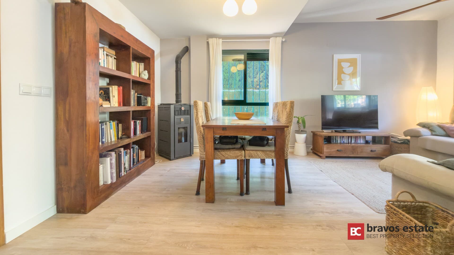 Spacious 4-Bedroom Bungalow in Playa de San Juan - 4