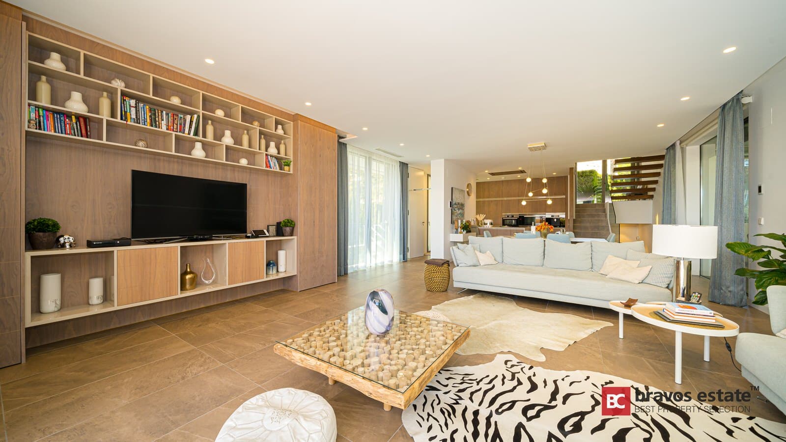 Spacious 6-Bedroom Villa in Finestrat - 4