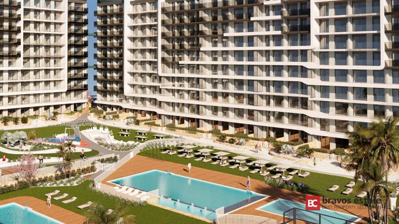 Seafront 3-Bedroom Apartment in Punta Prima - 3