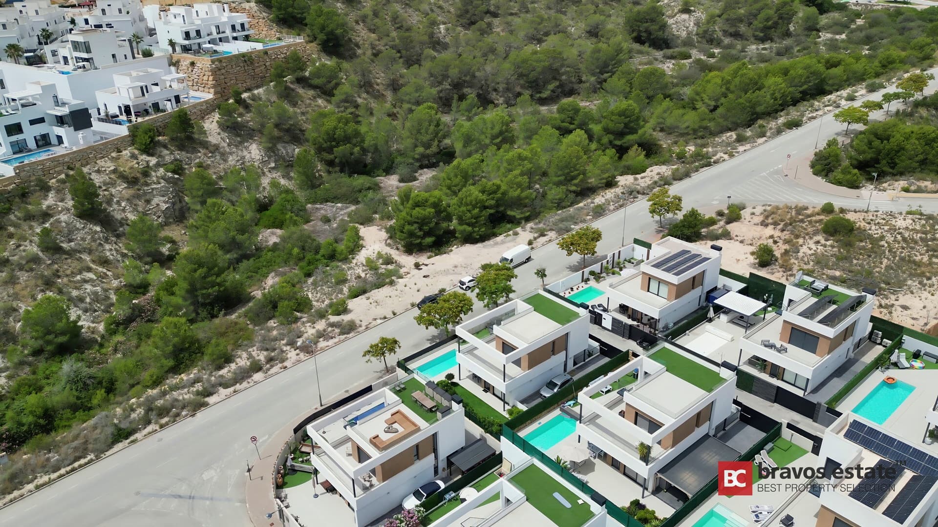 Spacious 4-Bedroom Villa in Finestrat - 2