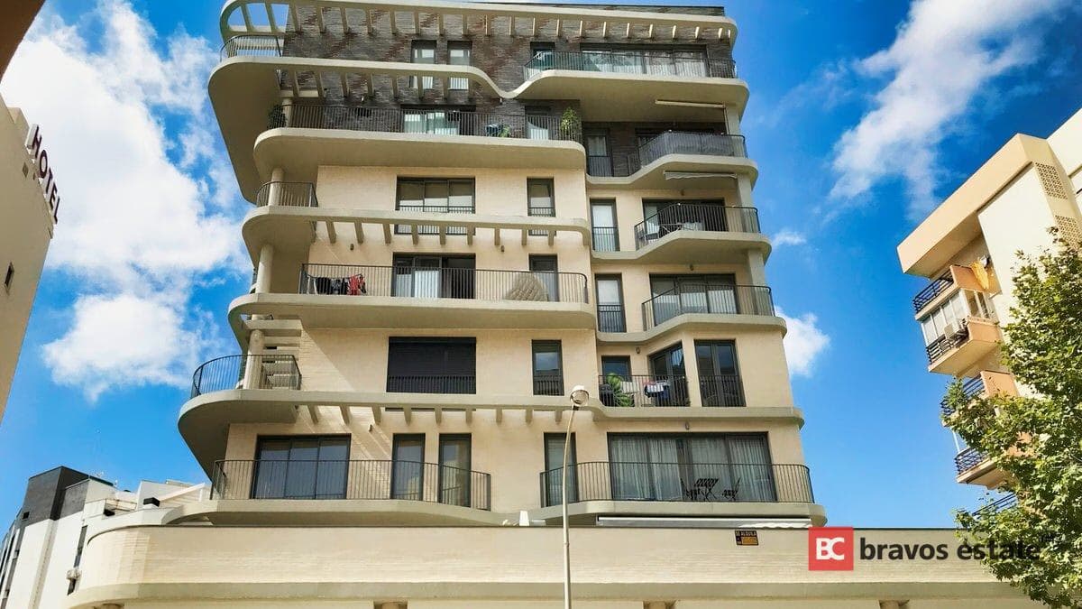 Seafront 2-Bedroom Apartment in Calpe - 1