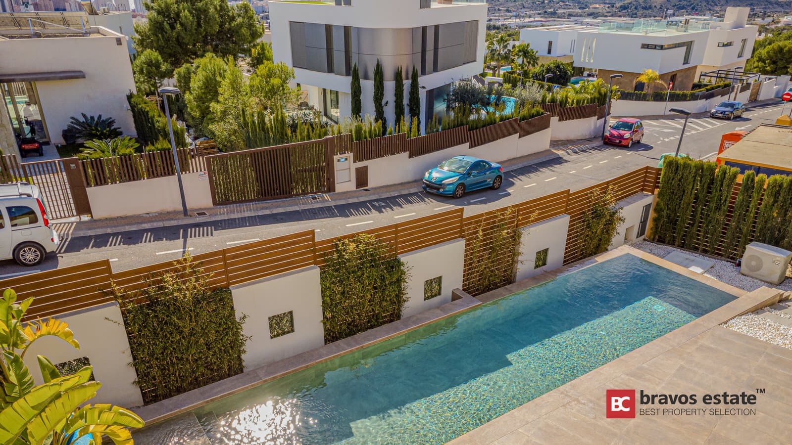 Spacious 6-Bedroom Villa in Finestrat - 3