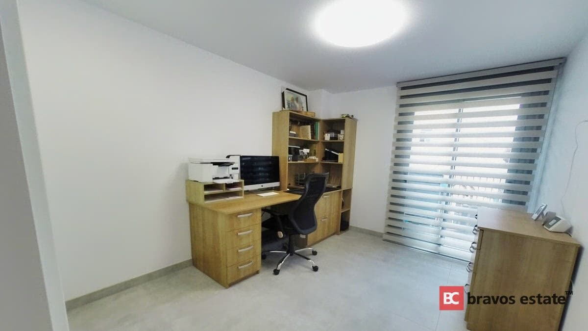 Seafront 2-Bedroom Apartment in Calpe - 4