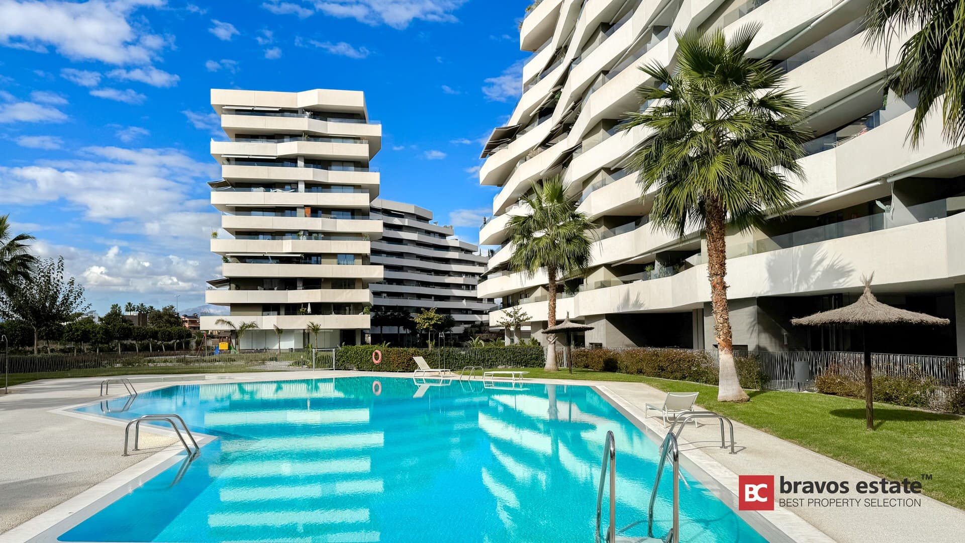 Beachside 2-Bedroom Apartment in Playa de San Juan - 4