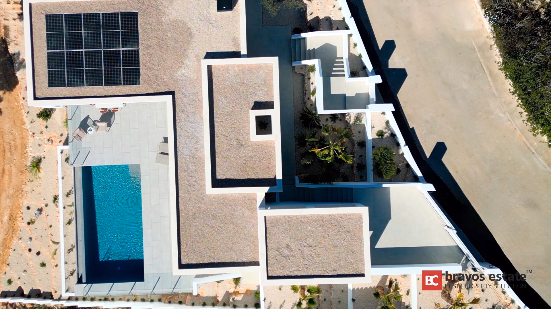 Villa de Obra Nueva de 4 Dormitorios con Vistas al Mar en Cumbre del Sol - 27