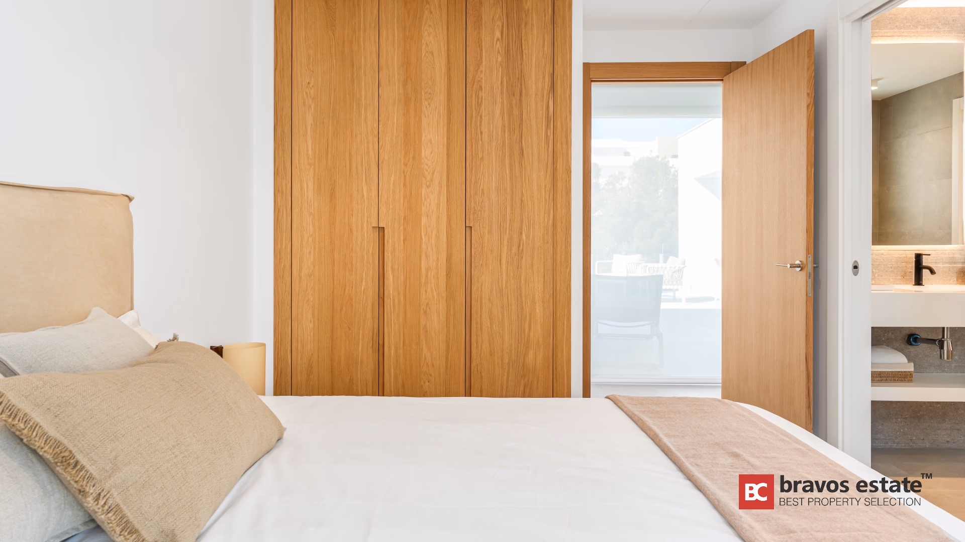 Villa de Obra Nueva de 4 Dormitorios con Vistas al Mar en Cumbre del Sol - 21
