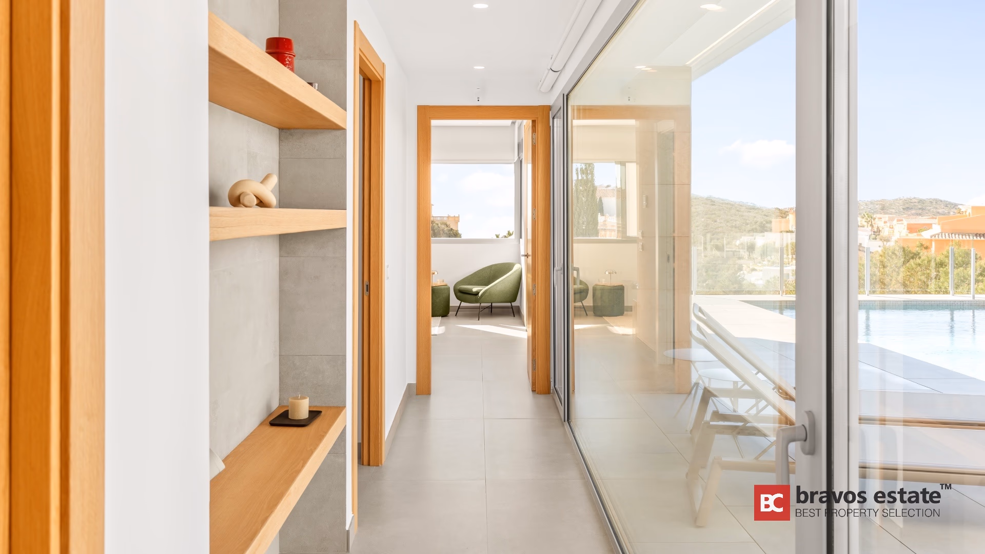 Villa de Obra Nueva de 4 Dormitorios con Vistas al Mar en Cumbre del Sol - 23