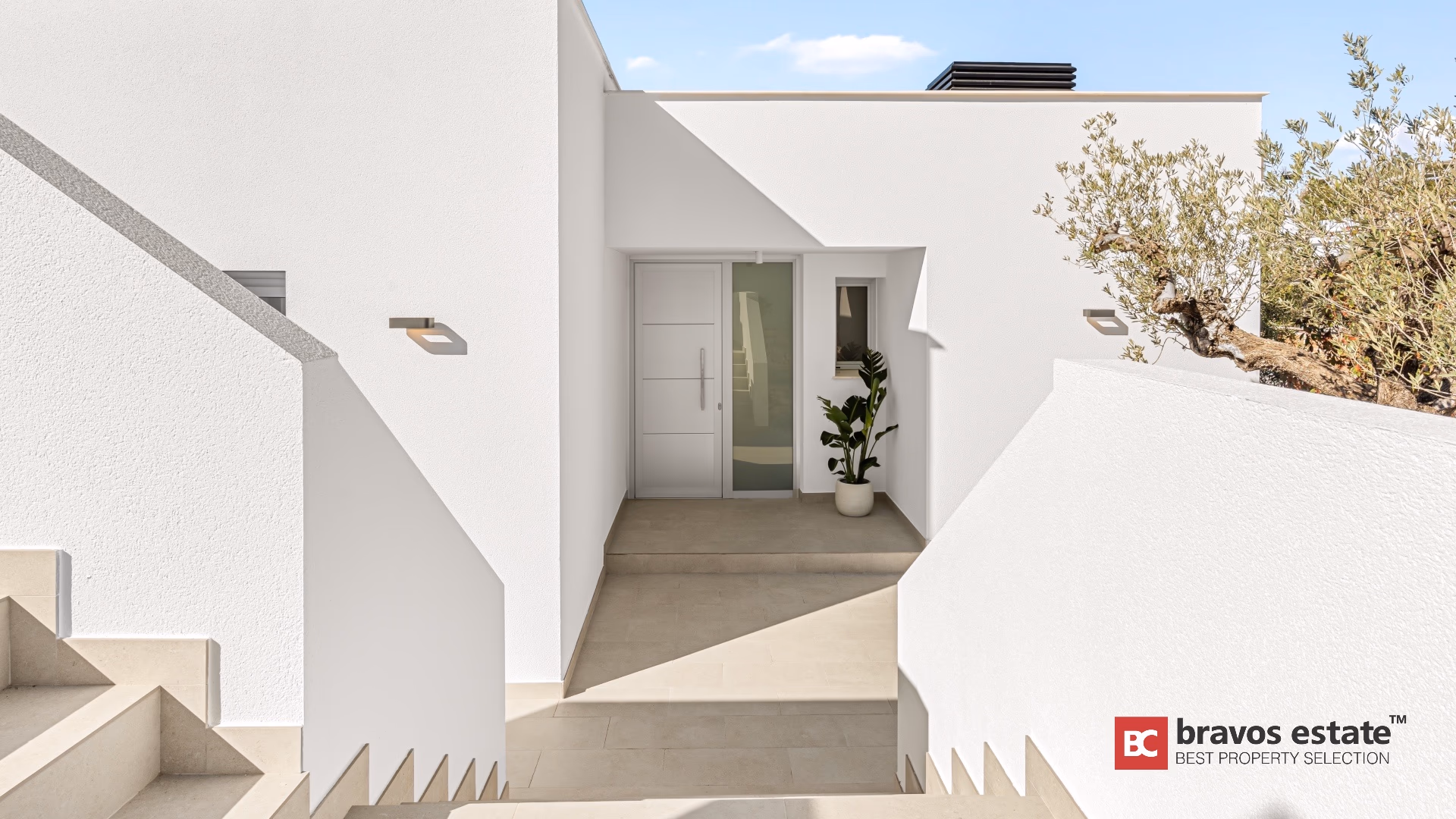 Villa de Obra Nueva de 4 Dormitorios con Vistas al Mar en Cumbre del Sol - 25