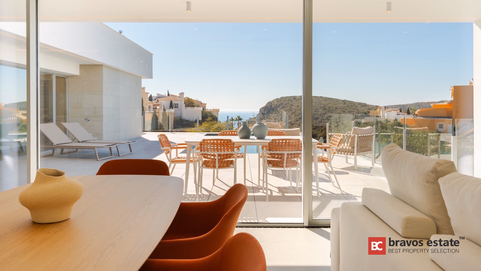 Villa de Obra Nueva de 4 Dormitorios con Vistas al Mar en Cumbre del Sol - 9