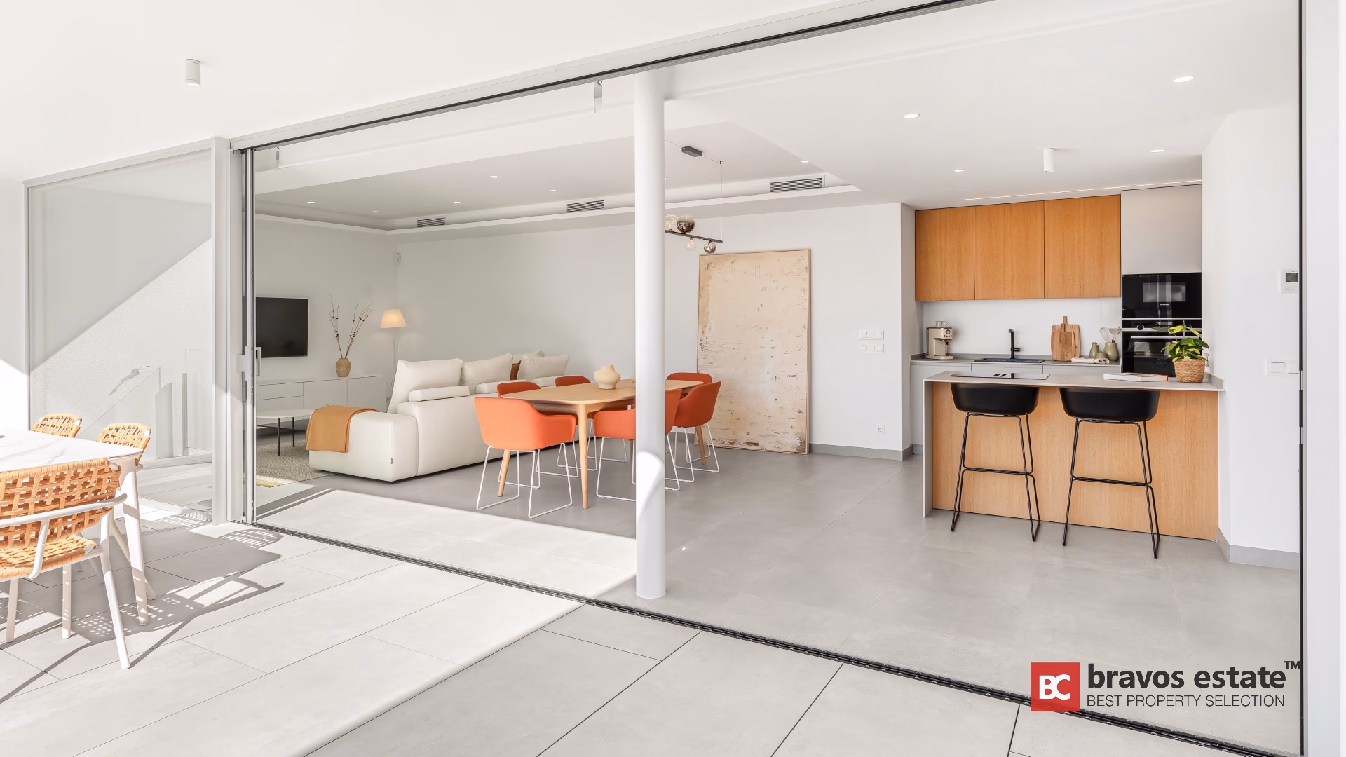 Villa de Obra Nueva de 4 Dormitorios con Vistas al Mar en Cumbre del Sol - 12