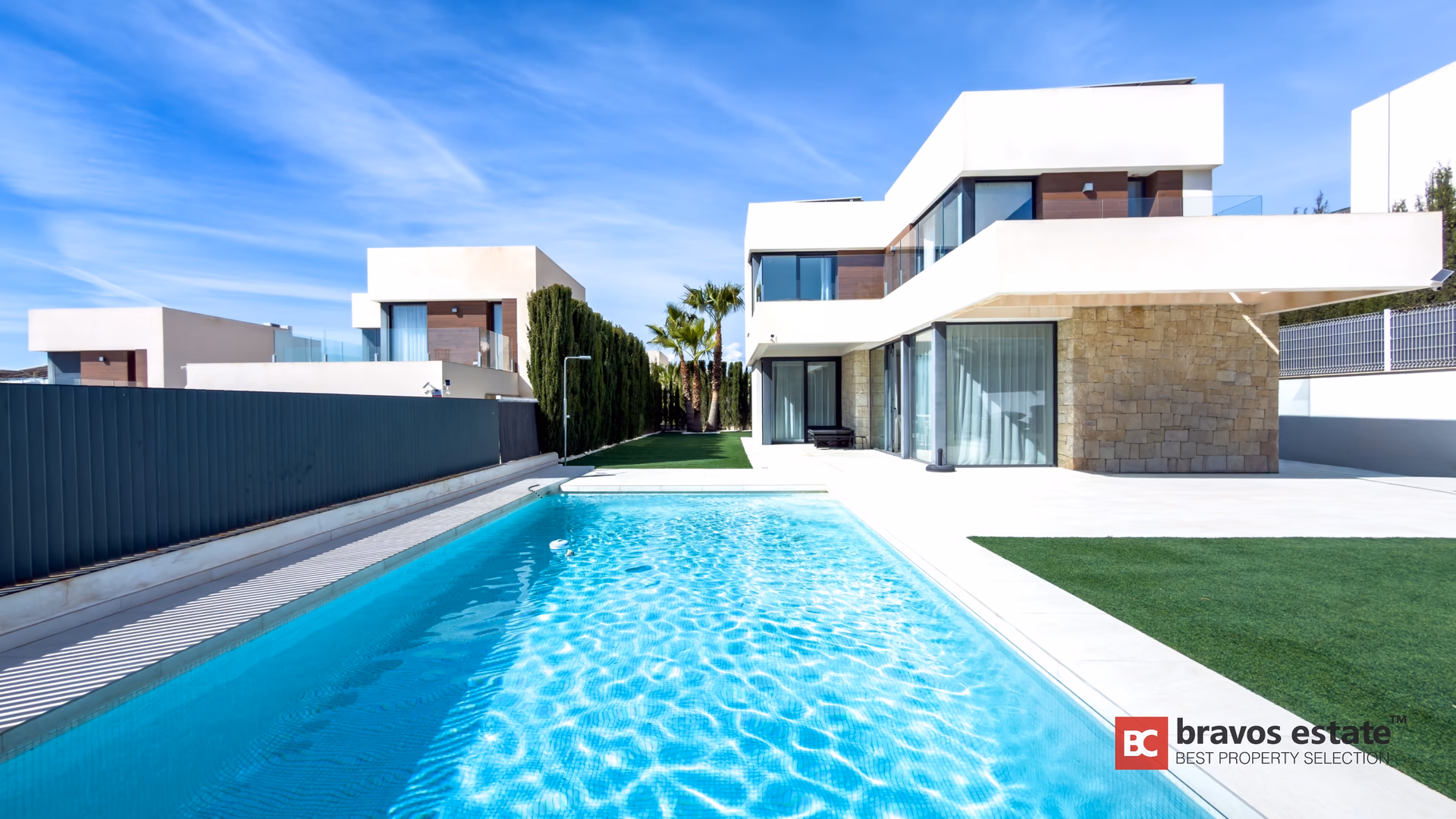 Modern 3-Bedroom Villa in Sierra Cortina - 2