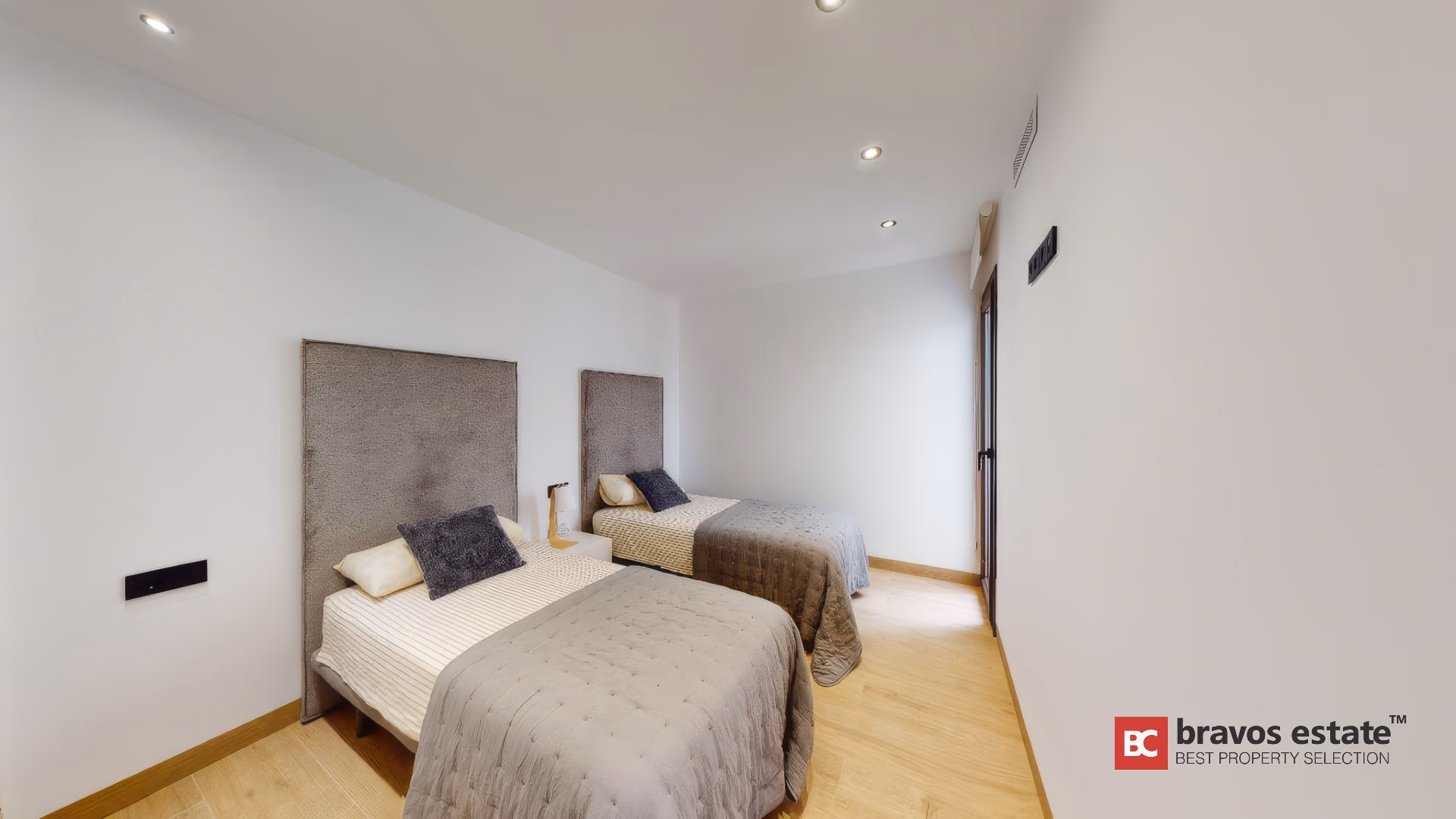 Luxuriöse 5-Schlafzimmer-Villa mit Pool in Finestrat - 17