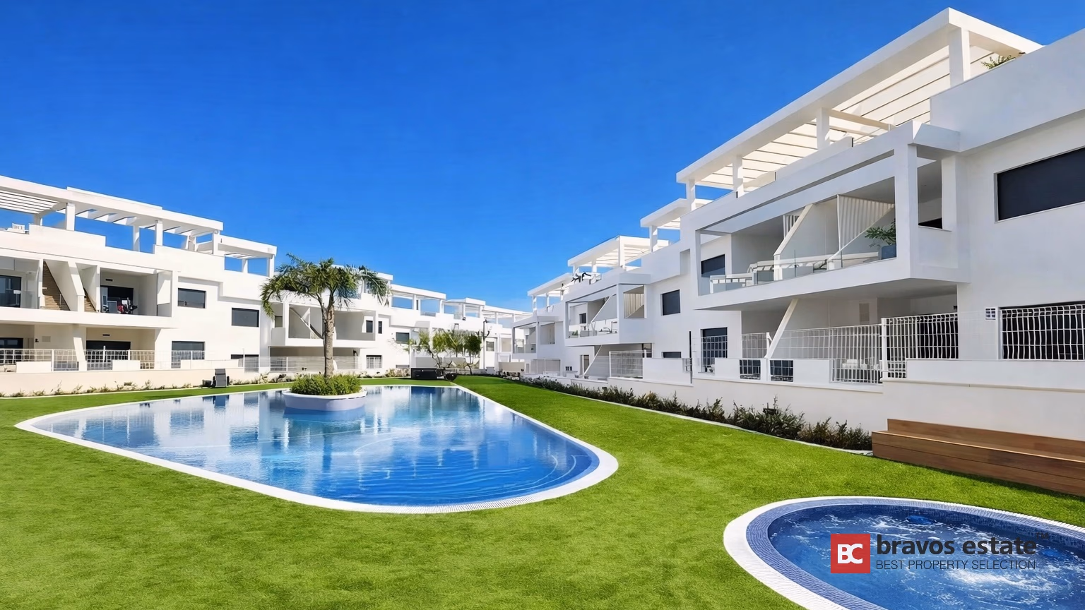 Przestronny bungalow z 2 sypialniami w Torrevieja 1