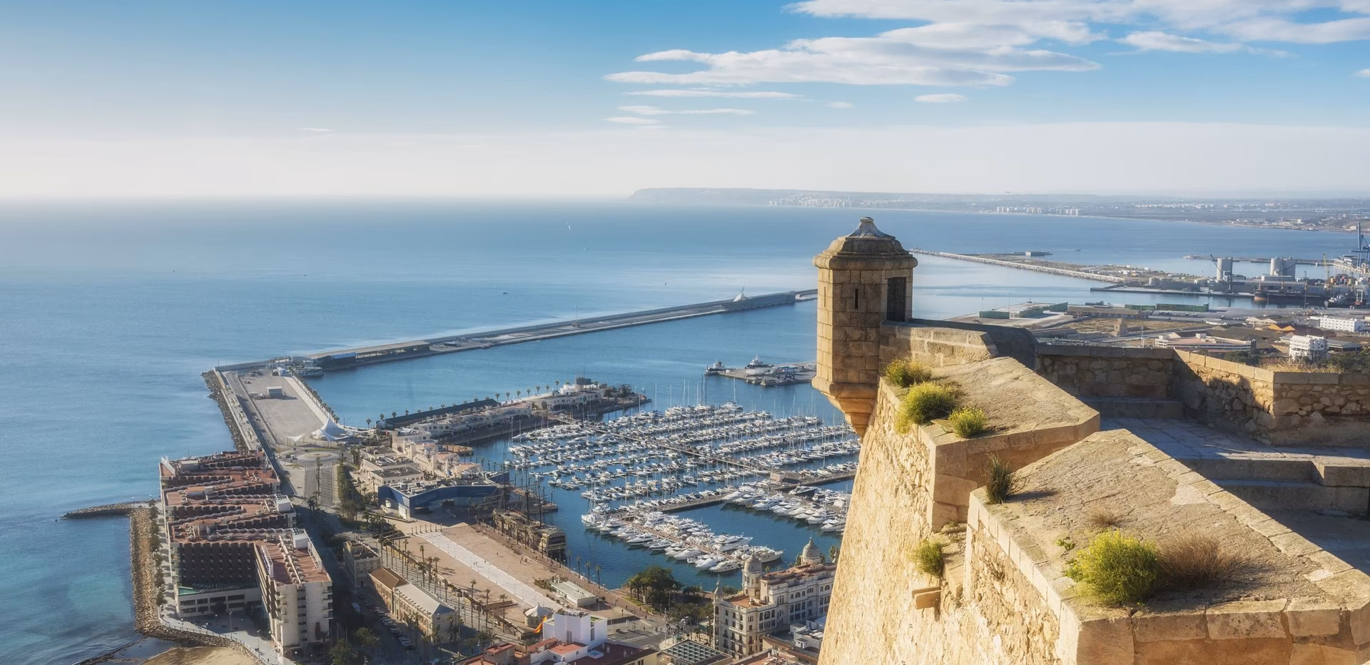 Renting in Alicante Now Takes 38% of Household Income — Buying Takes 27%