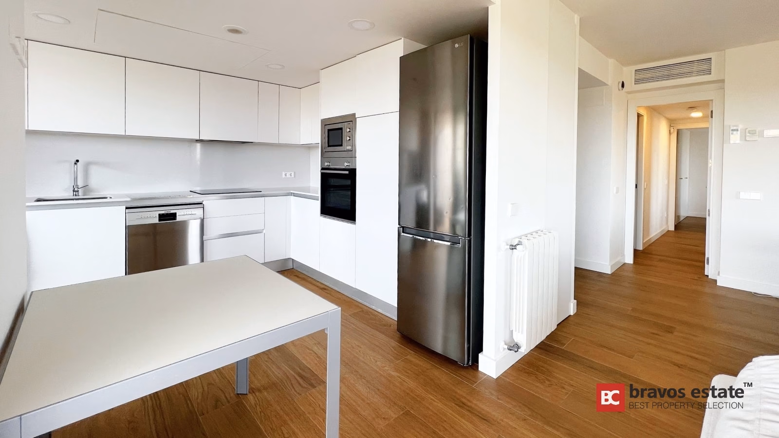 Beachside 3-Bedroom Apartment in Playa de San Juan - 14