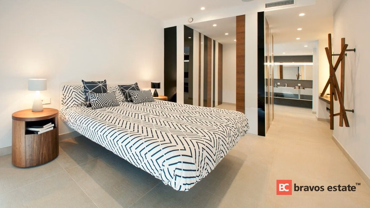Luxury 4-Bedroom Villa in Cumbre del Sol - 7
