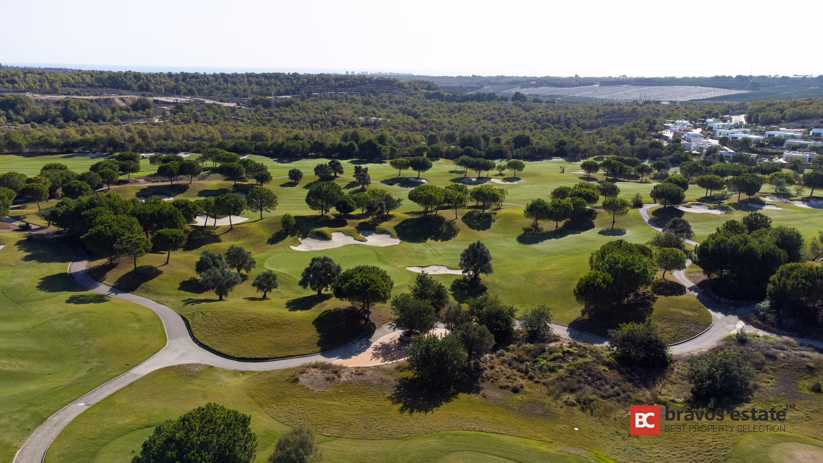 Villa Espaciosa de 3 Dormitorios en Las Colinas · 409 m² - 30