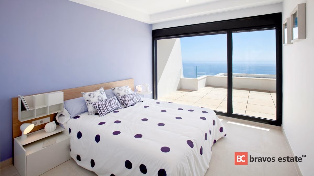 Luxury 4-Bedroom Villa in Cumbre del Sol - 18