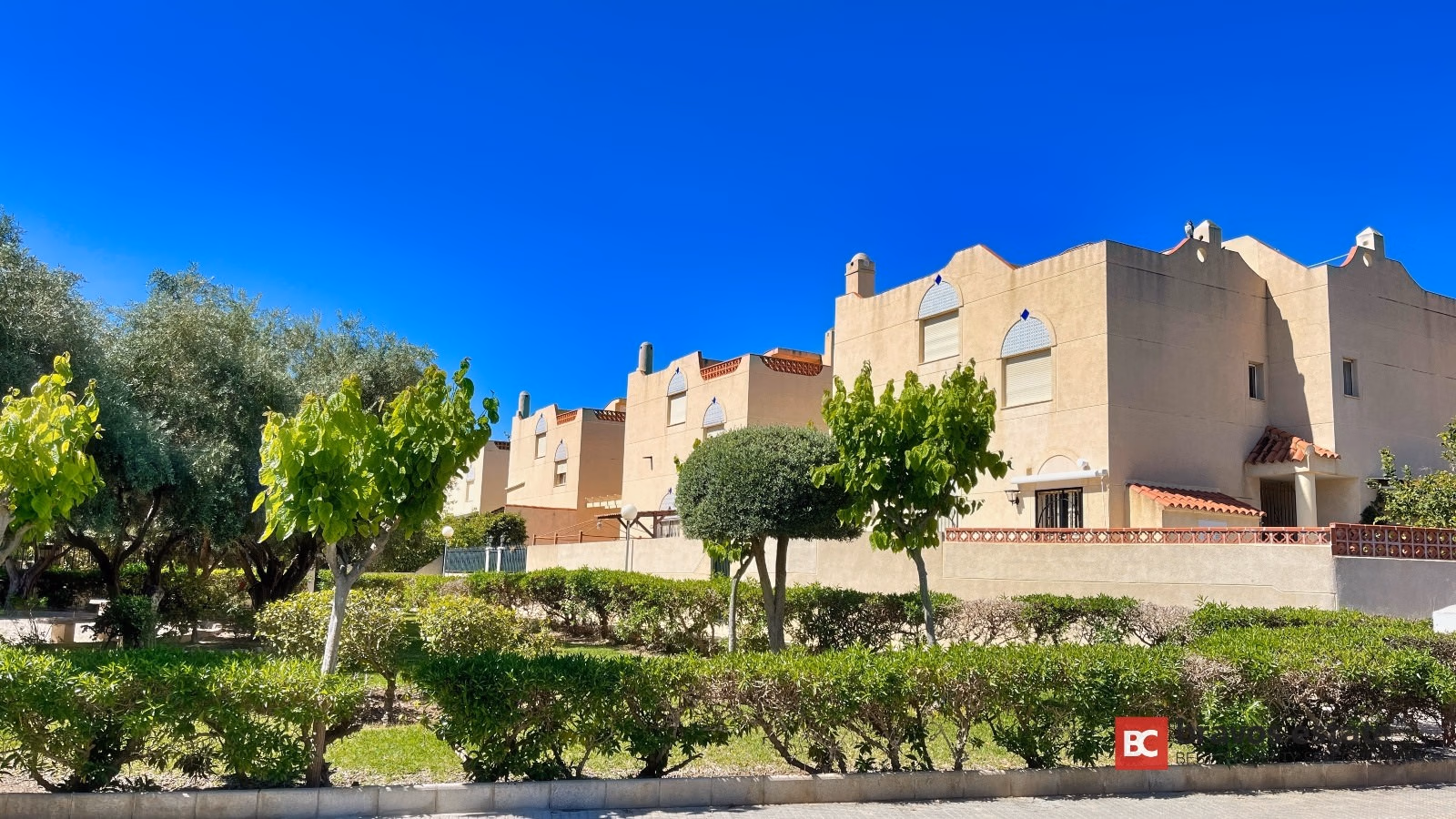 Bungalow Cerca del Mar de 3 Dormitorios en El Campello - 2