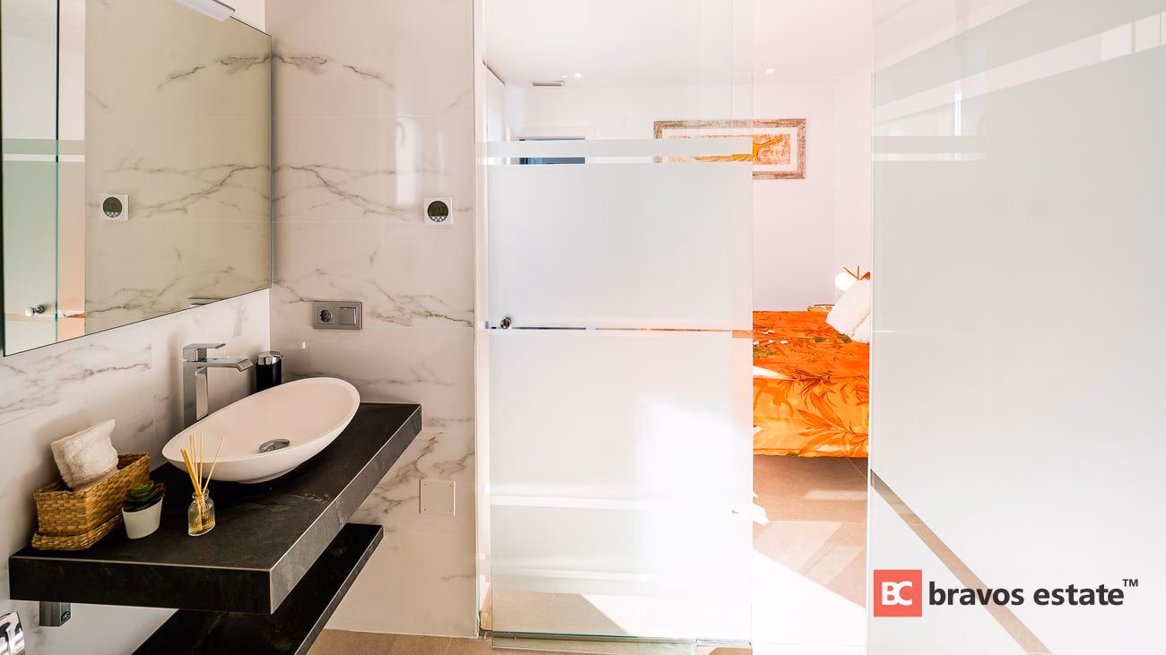 Villa de Obra Nueva de 5 Dormitorios en Torrevieja - 10