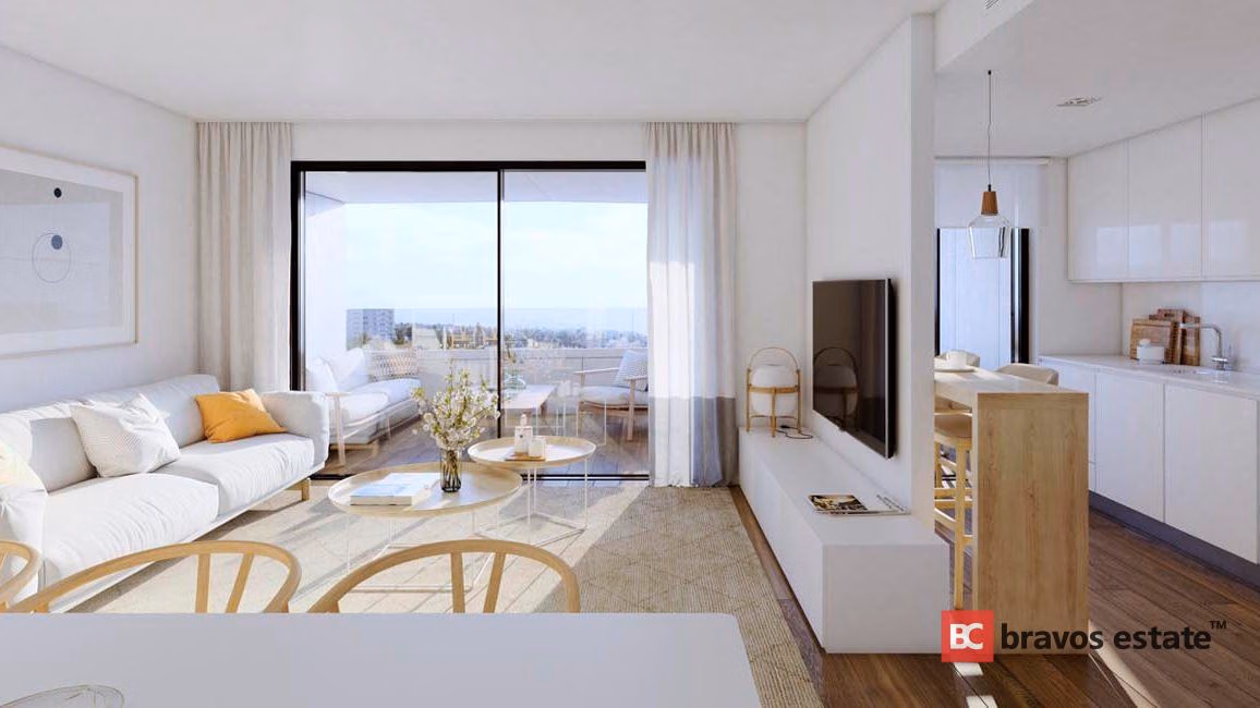 Beachside 4-Bedroom Apartment in Playa de San Juan · 136 m² - 5