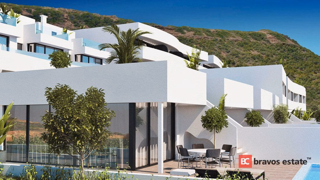 Beachside 2-Bedroom Apartment in Guardamar del Segura · 108 m² - 18