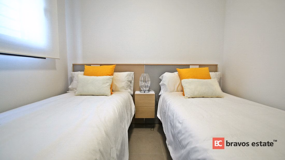Beachside 2-Bedroom Apartment in Arenales del Sol · 113 m² - 14