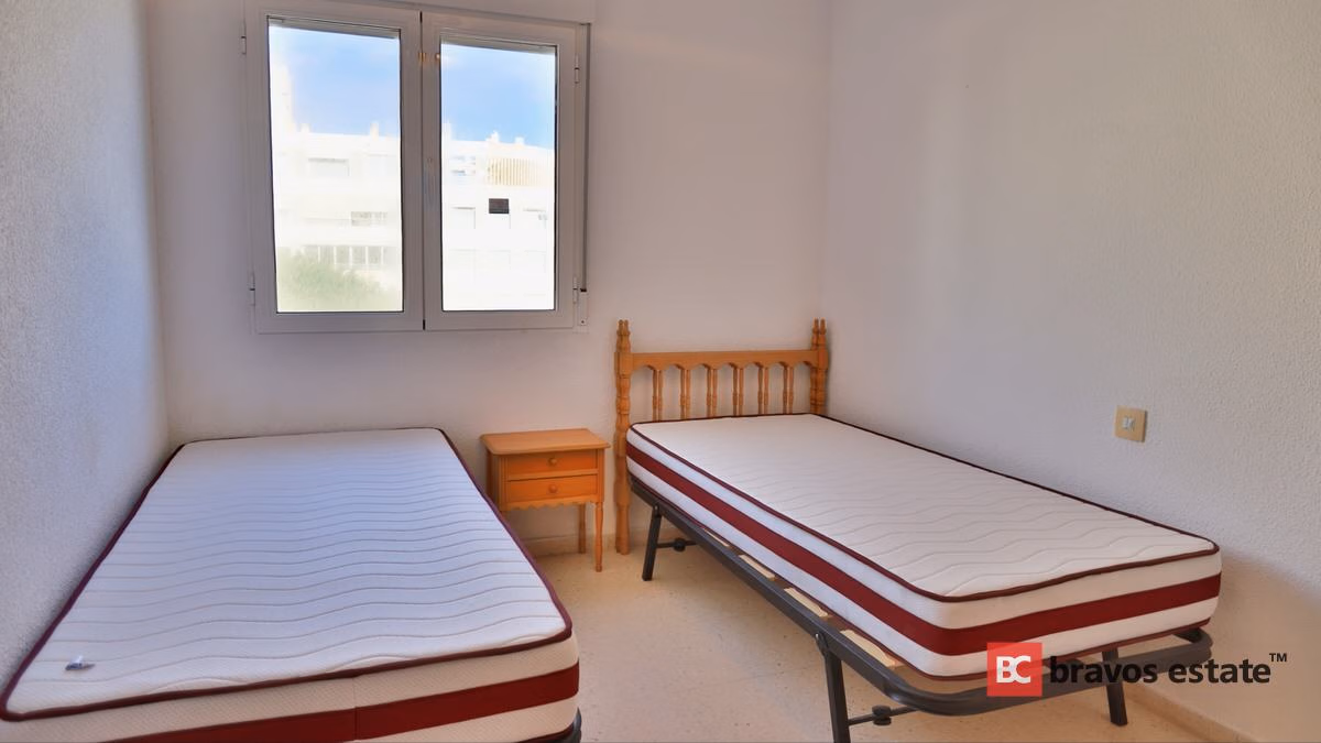 Seafront 6-Bedroom Bungalow in El Campello - 10