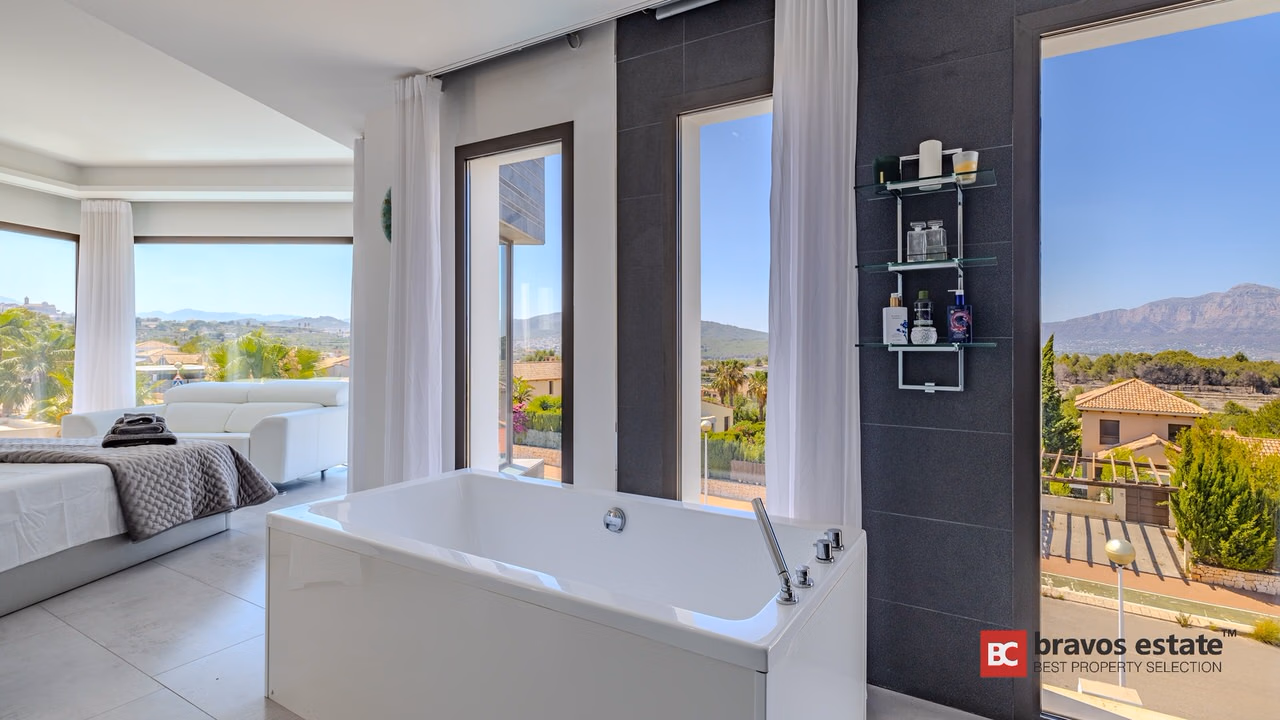 Luxe villa met 5 slaapkamers in Javea - 32